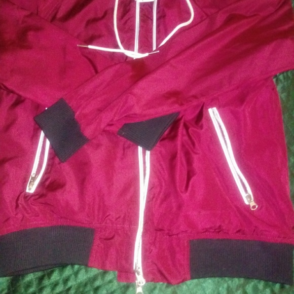 Zip front jacket with hood - Picture 3 of 3